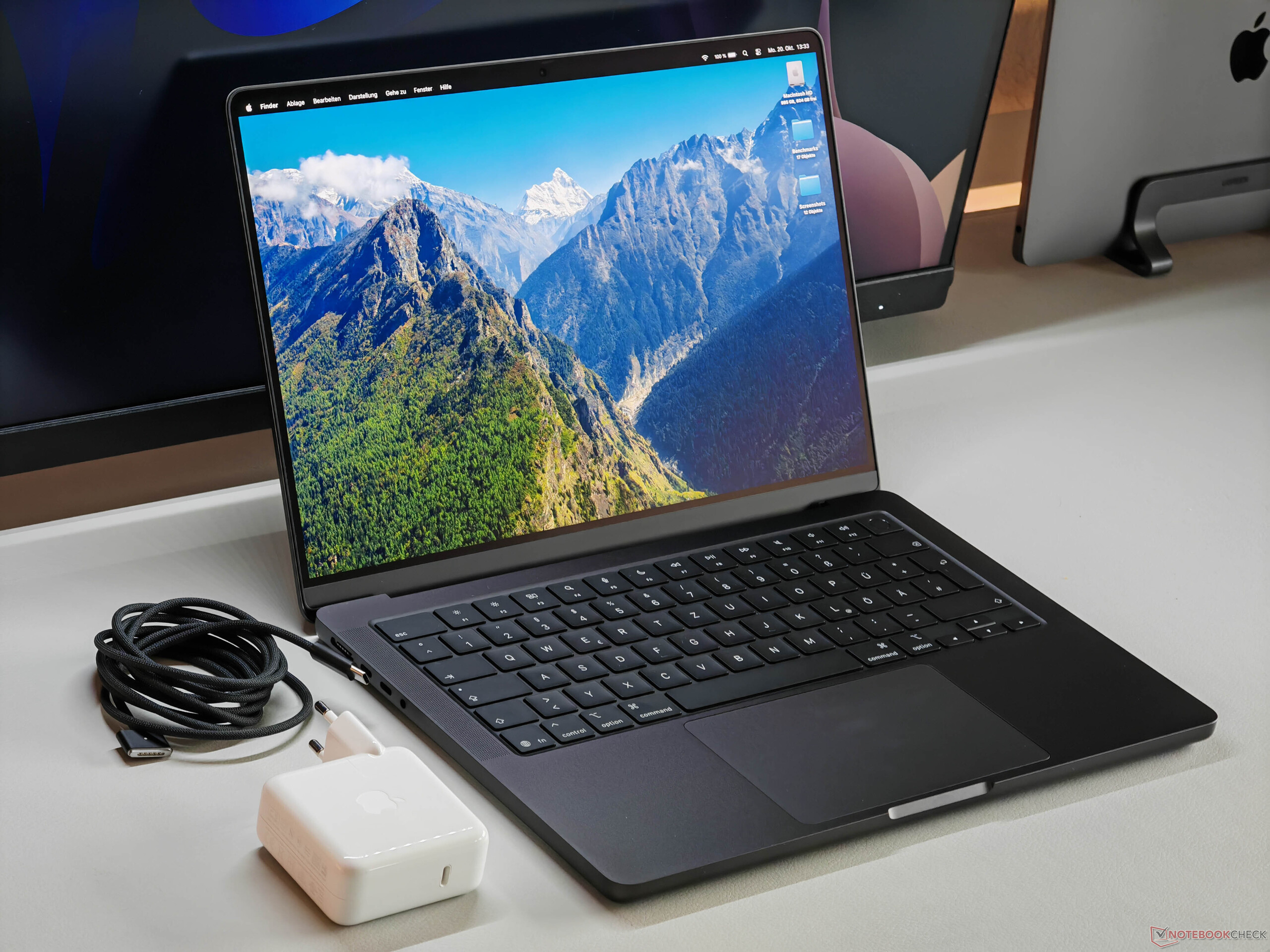 MacBook Pro 14" 2025 con chip M5, 24GB RAM y 1TB SSD, Nuevo y Sellado en República Dominicana