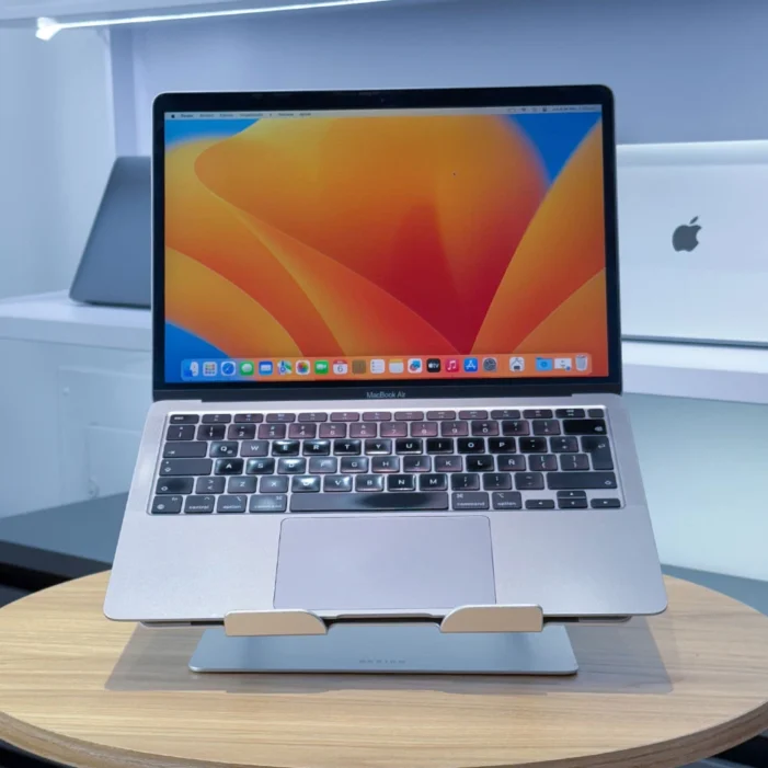 MacBook Air M1 en perfecto estado con alto rendimiento y batería de larga duración en República Dominicana