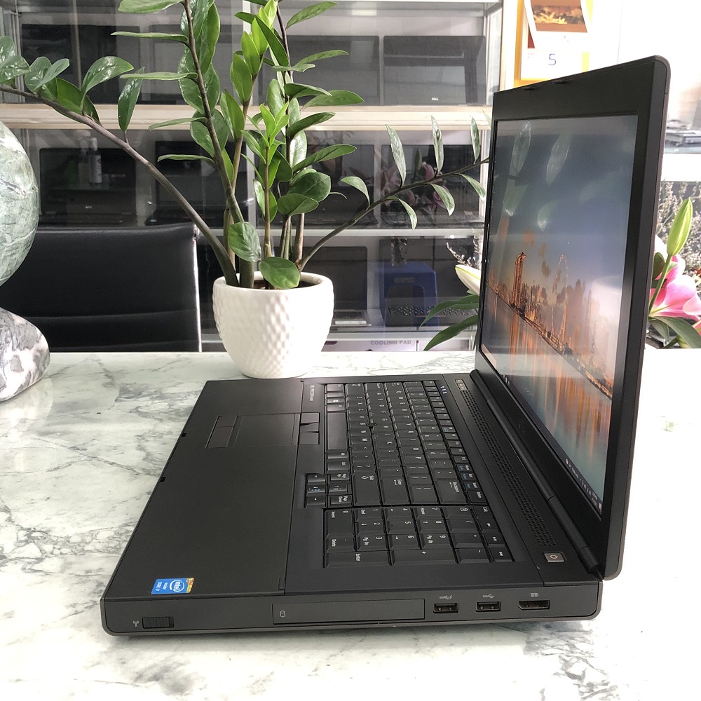 Laptop Dell Precision M4800 17" Core i7 16GB RAM 500GB SSD Radeon Pro 2GB