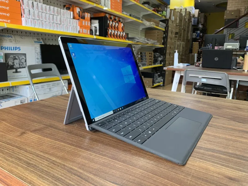 Microsoft Surface Pro 3 con Intel i7, 8GB RAM y 256GB SSD