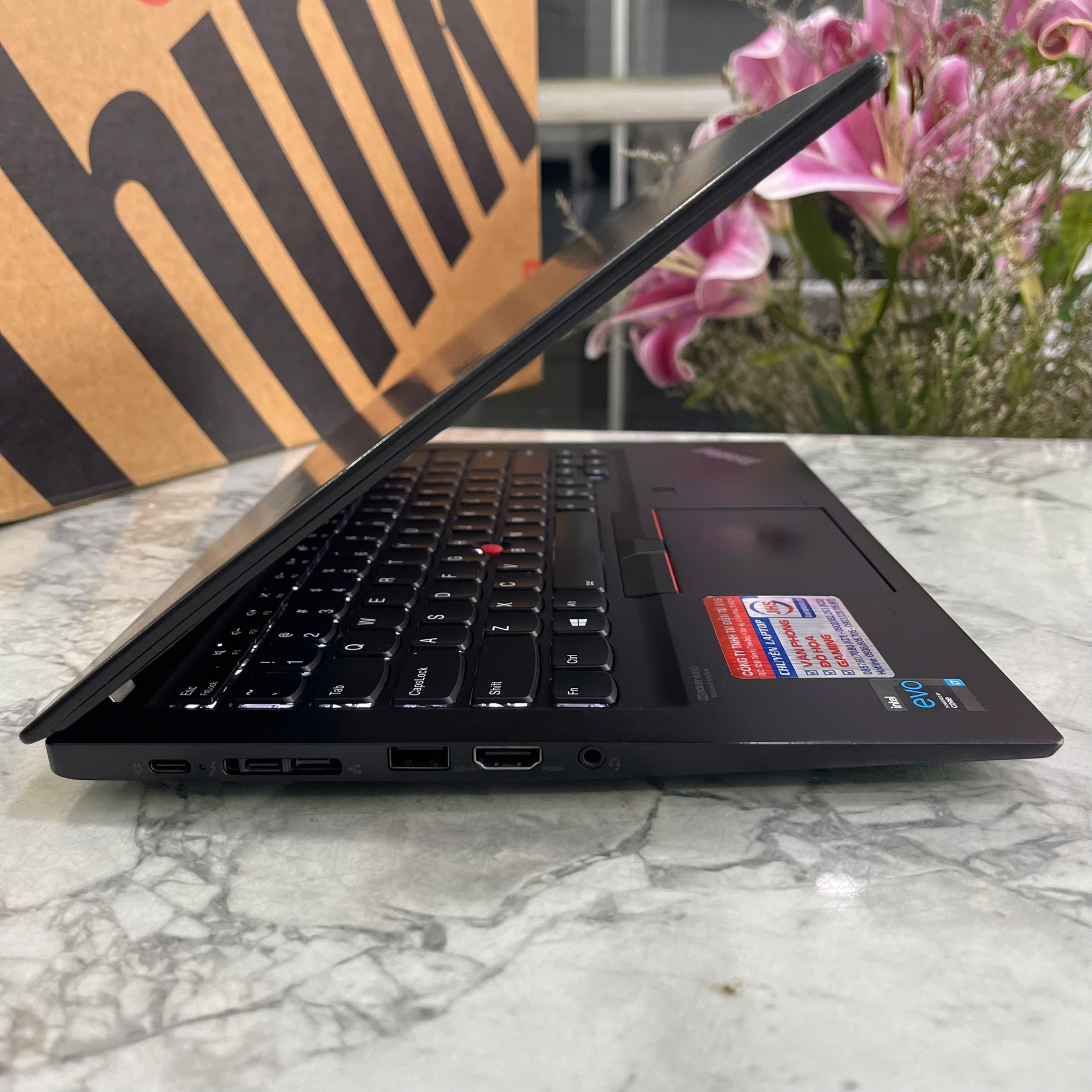 Lenovo ThinkPad T490s Delgado 14" Core i7 8ª Gen 16GB RAM DDR4 512GB SSD en República Dominicana