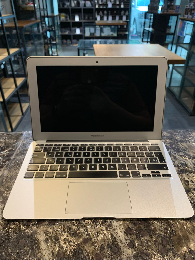 MacBook Air 11" 2015 en perfectas condiciones en República Dominicana
