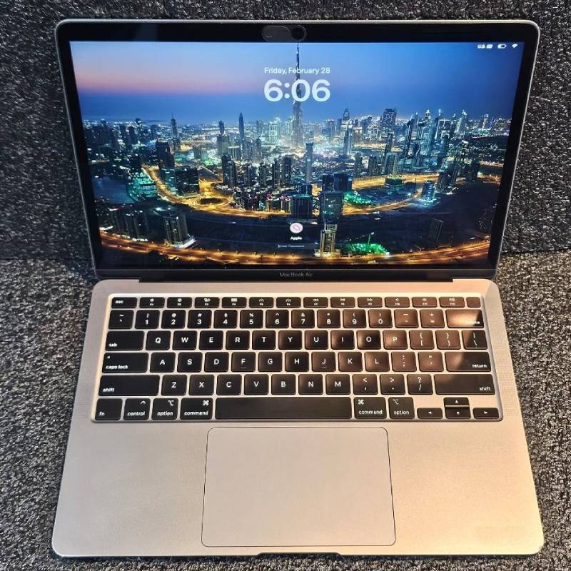 Portátil Apple MacBook Air 13" 2020 i5 8GB RAM 512GB SSD en República Dominicana
