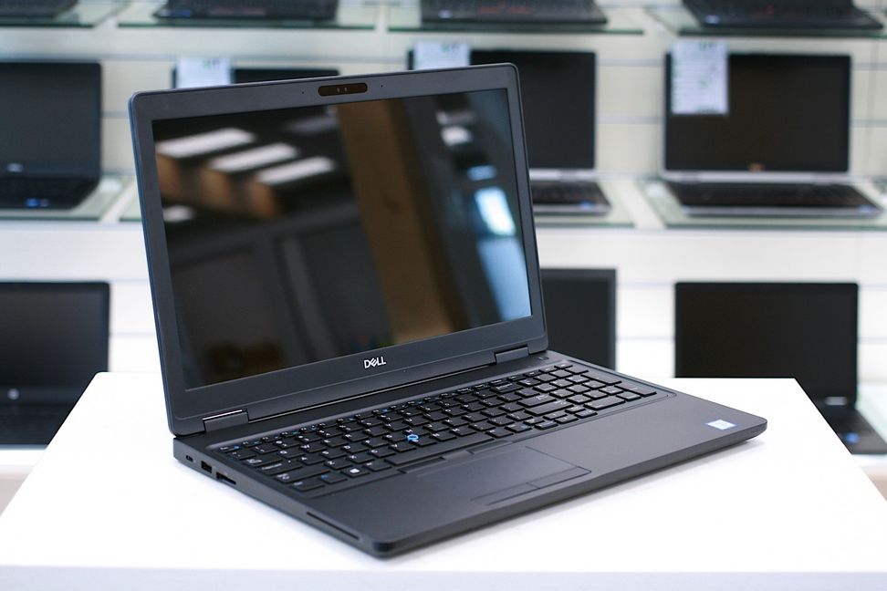 Laptop Dell Latitude en excelente estado, ideal para oficina y estudios en República Dominicana