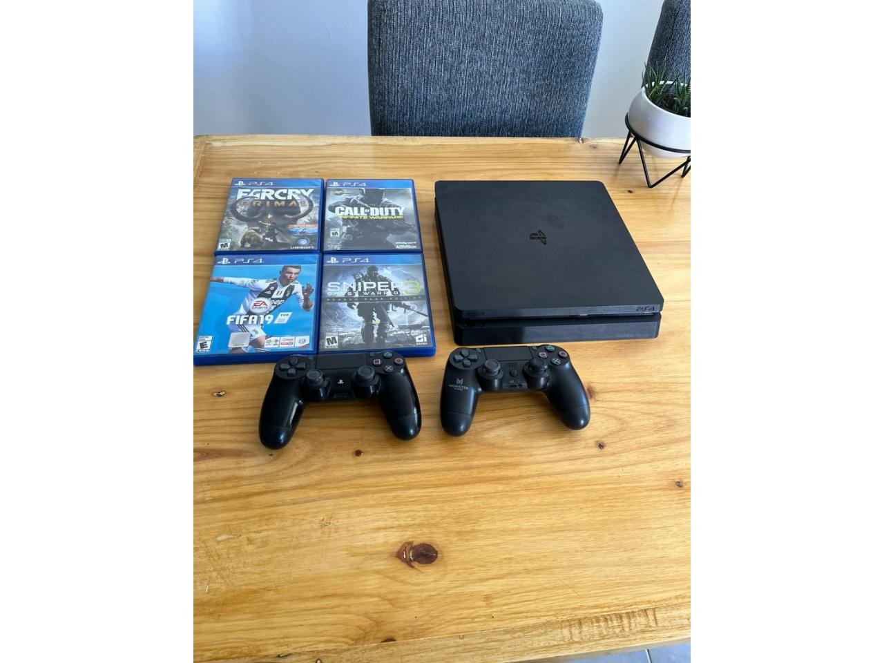 Sony PS4 Slim 1TB Consola Original en República Dominicana