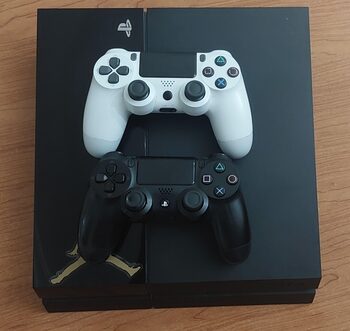 Sony PlayStation 4 Consola Modelo Básico en República Dominicana