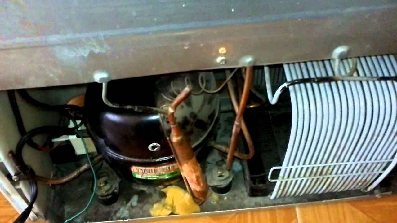 Nevera Daewoo modelo con motor averiado