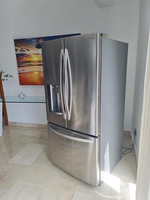 LG Nevera Tipo Libro Modelo 35000 en República Dominicana