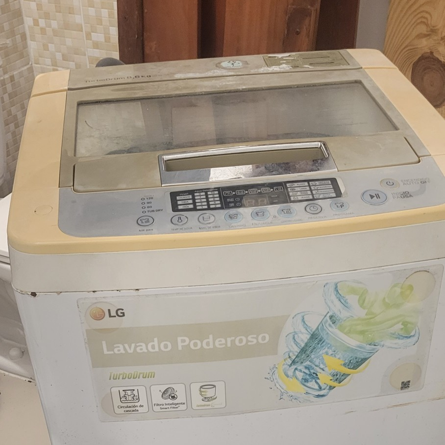 Lavadora Automática LG Modelo F4J6 en República Dominicana