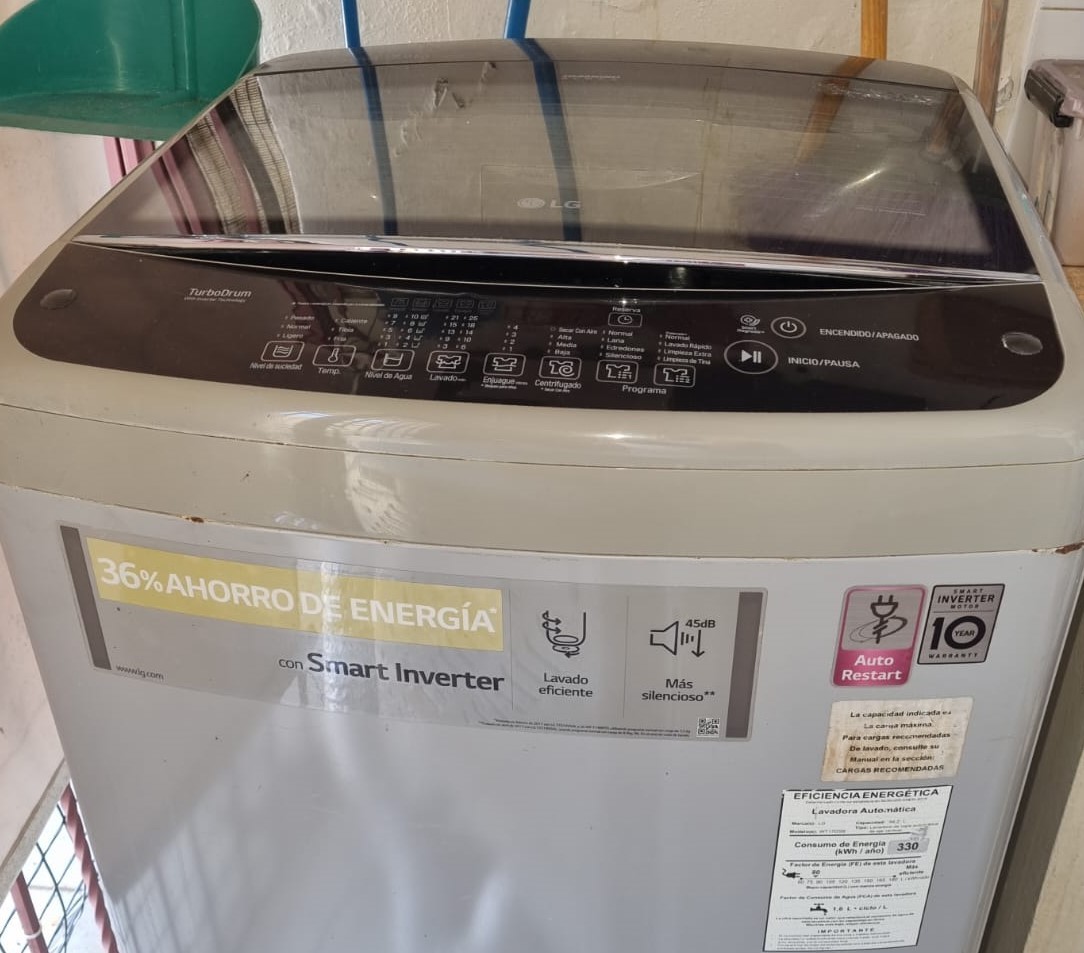 LG Lavadora Secadora Automática 37 lb en República Dominicana