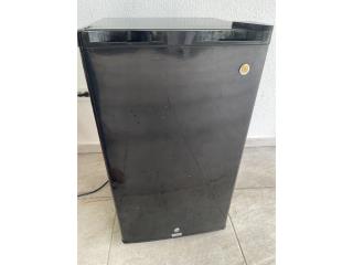 General Electric refrigerador compacto negro en República Dominicana