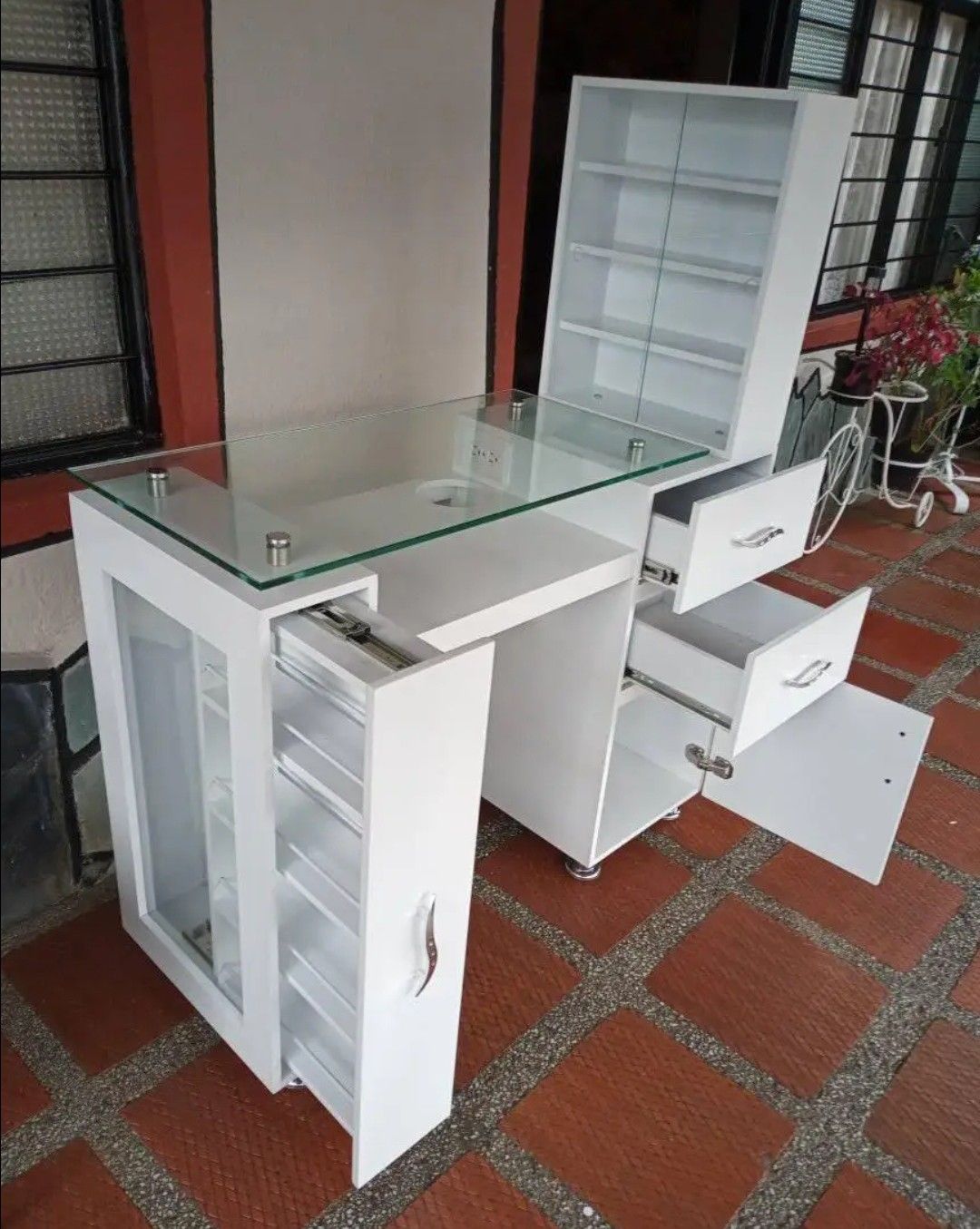 Espacio para uñas acrílicas arroyohondo Isabela