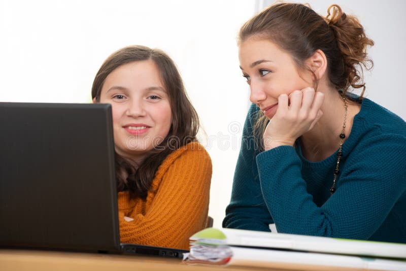 Aspirante a ayudante joven para aprendizaje