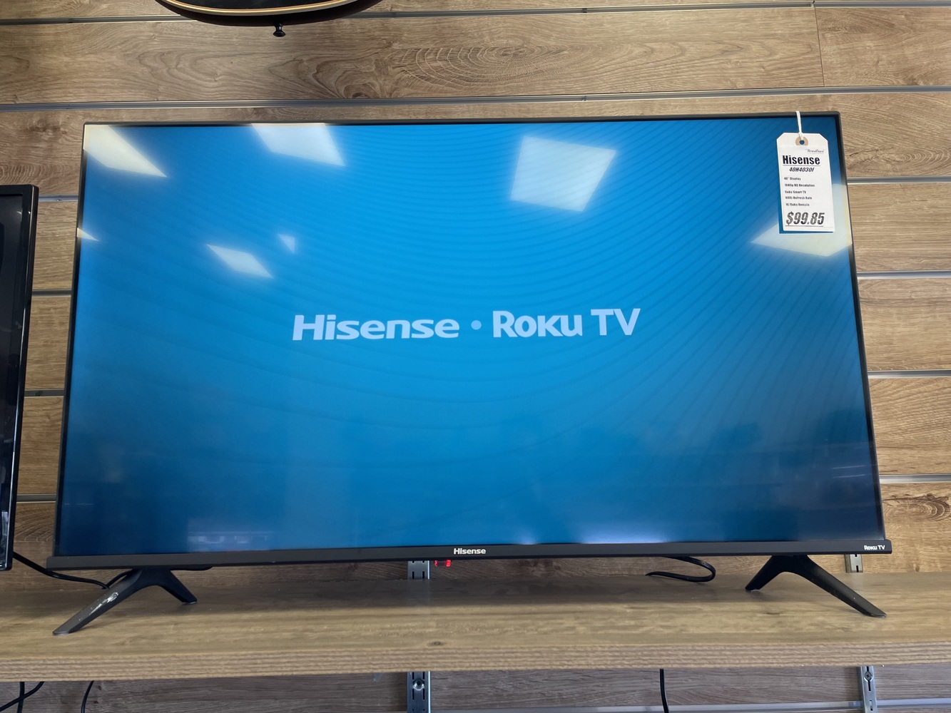 Hisense 40" LED Roku Smart TV 1080p 40H4030F4 en República Dominicana